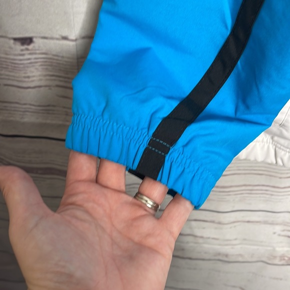 Retro Reebok Men's Full Zip Windbreaker Jacket White Blue Sz XL! - Picture 4 of 6